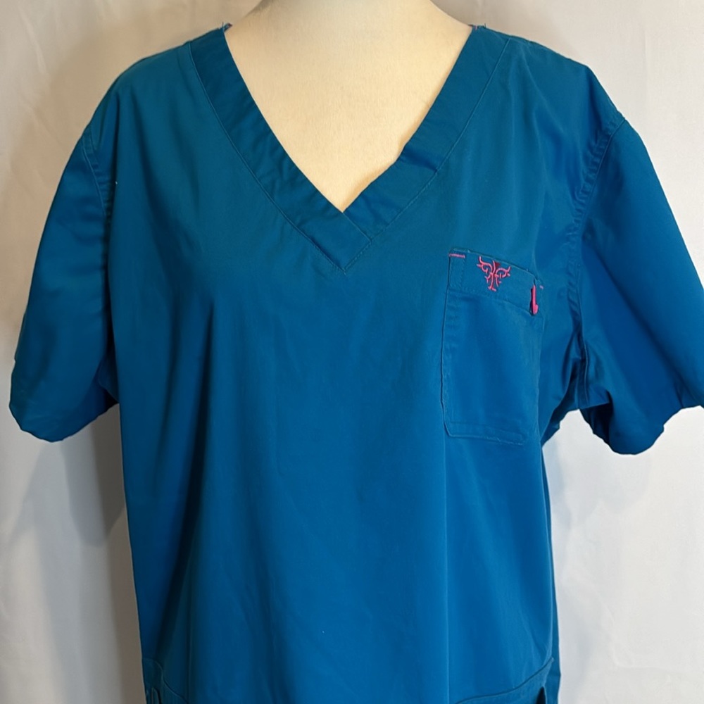 π3/$15 Couture Scrub - Picture 2 of 7